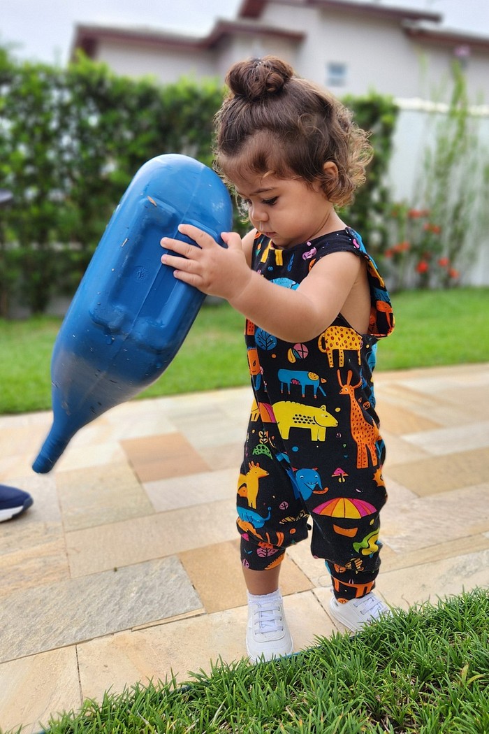 Macacão Longo Manga Regata Preto Animais Abstratos Estampa Digital Sustentável