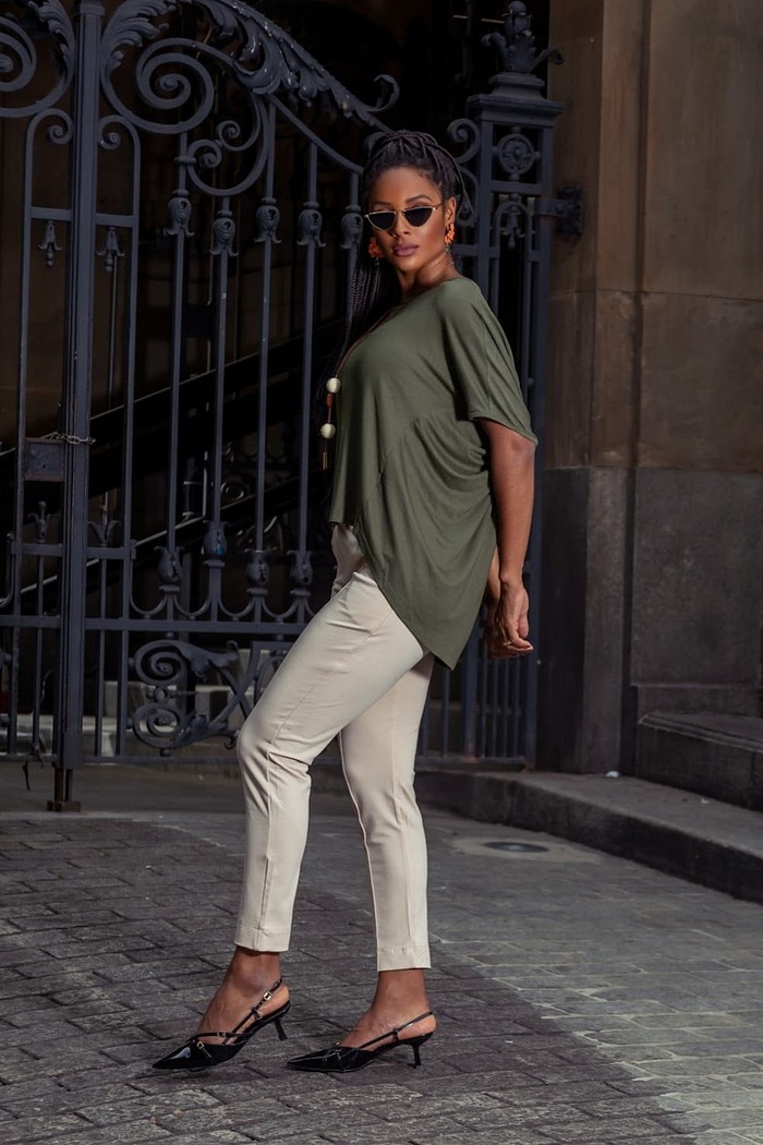 BLUSA RECORTES - VERDE MILITAR