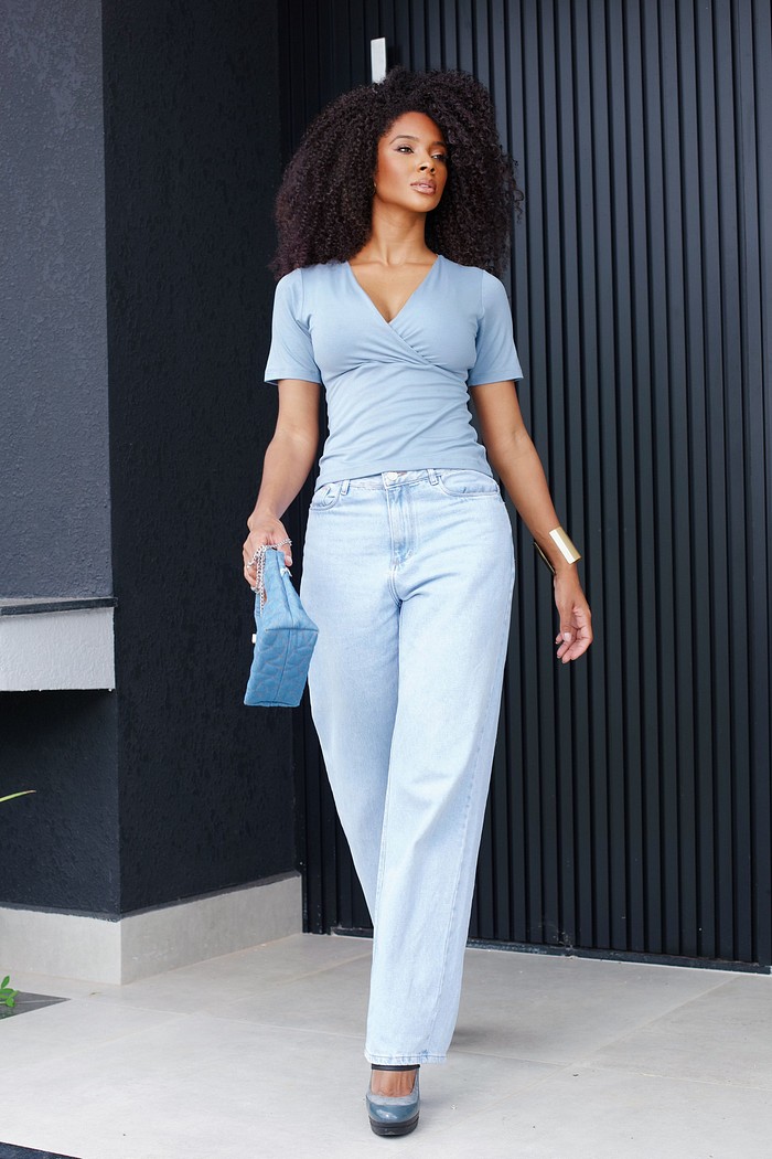 BLUSA JUSTA TRANSPASSADA - AZUL