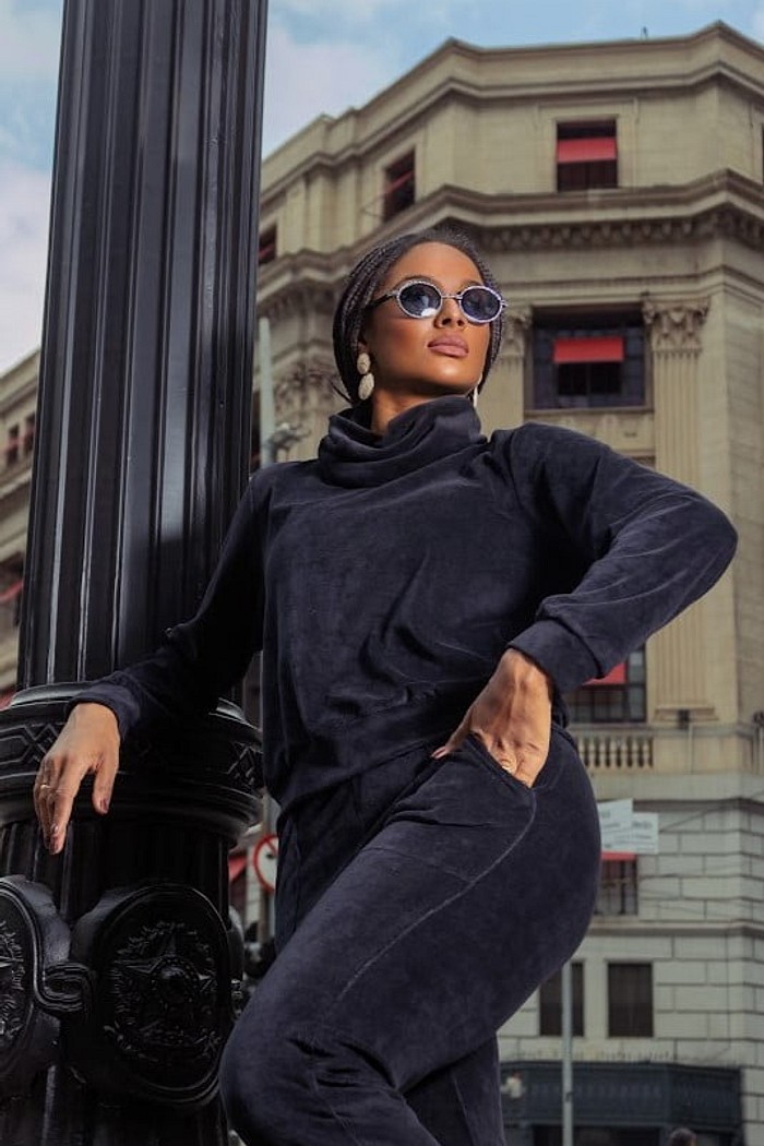 CONJUNTO PLUSH - PRETO