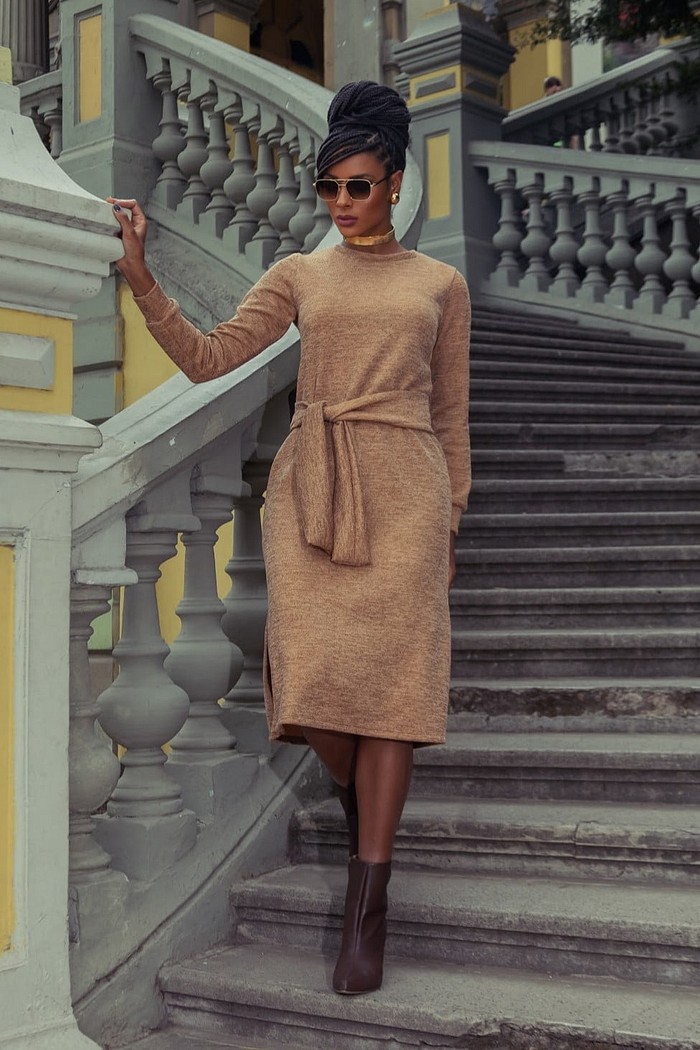VESTIDO MIDI MANGA LONGA - CAMEL