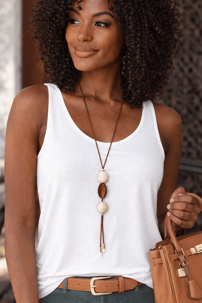 COLAR DETALHE MADEIRA - BEGE