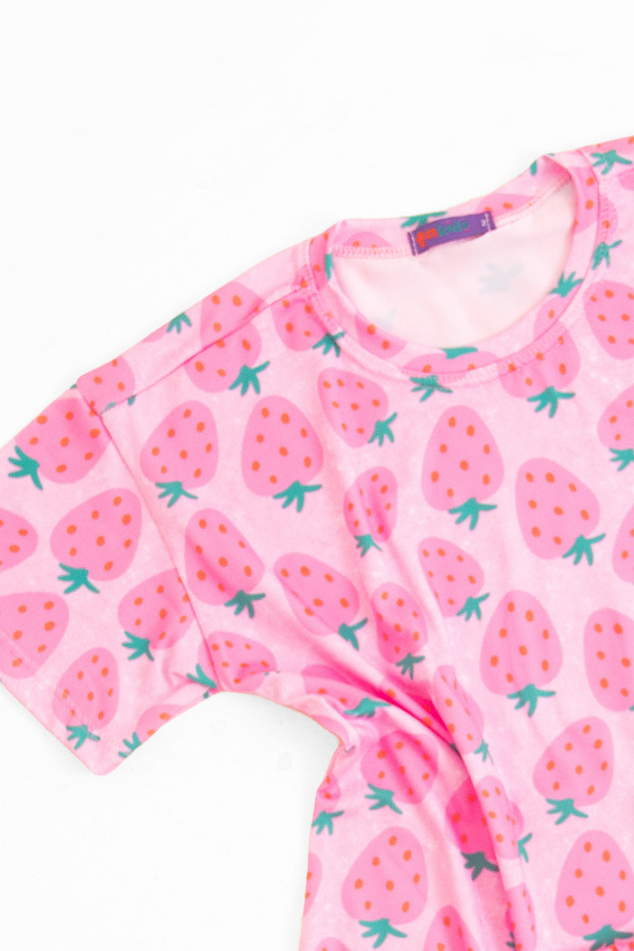 CONJUNTO MENINA CAMISETA E BIKER MORANGOS