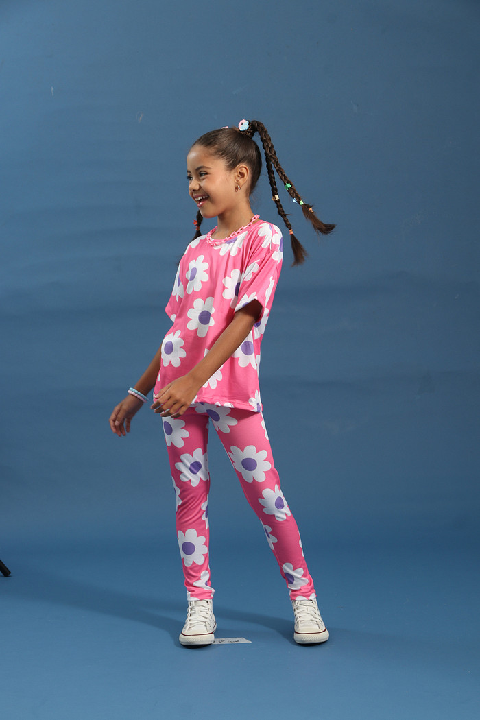 CONJUNTO MENINA CAMISETA E LEGGING FLORES