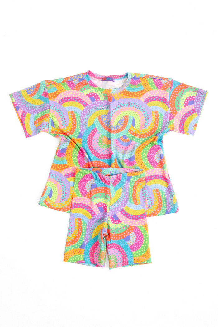 CONJUNTO MENINA CAMISETA E BIKER CORES