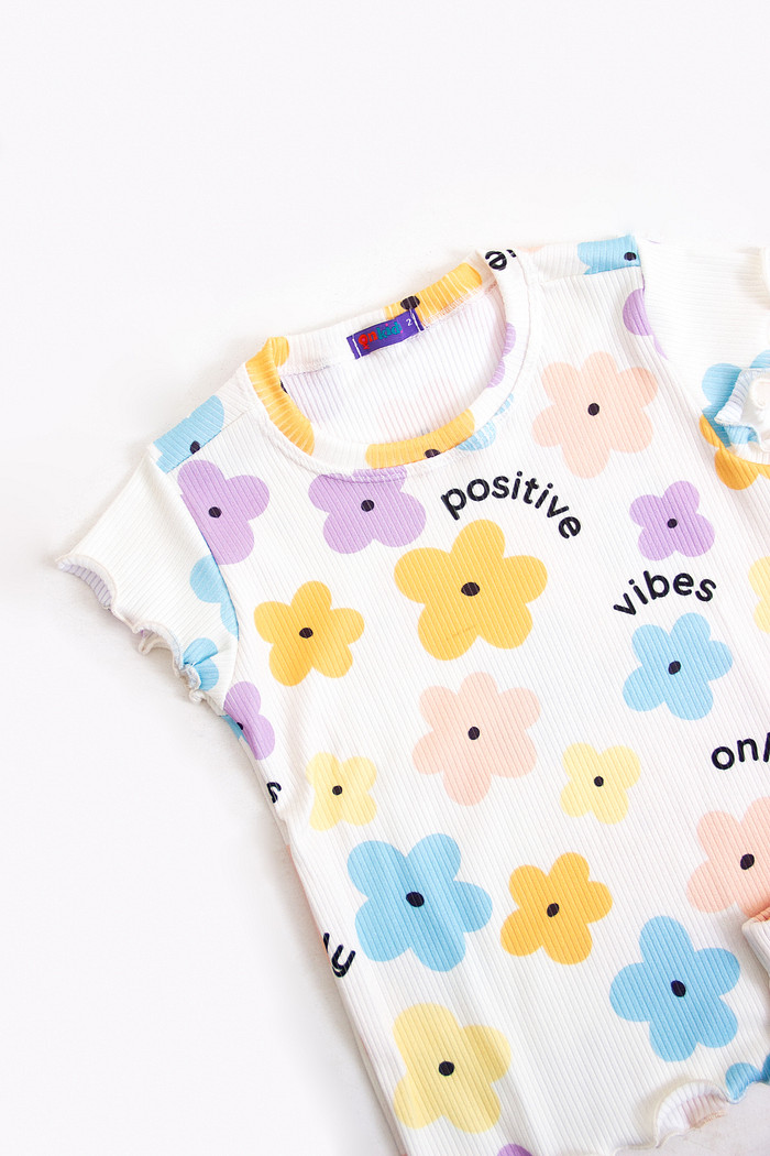 CONJUNTO MENINA BLUSA E SHORTS POSITIVE FLOWER