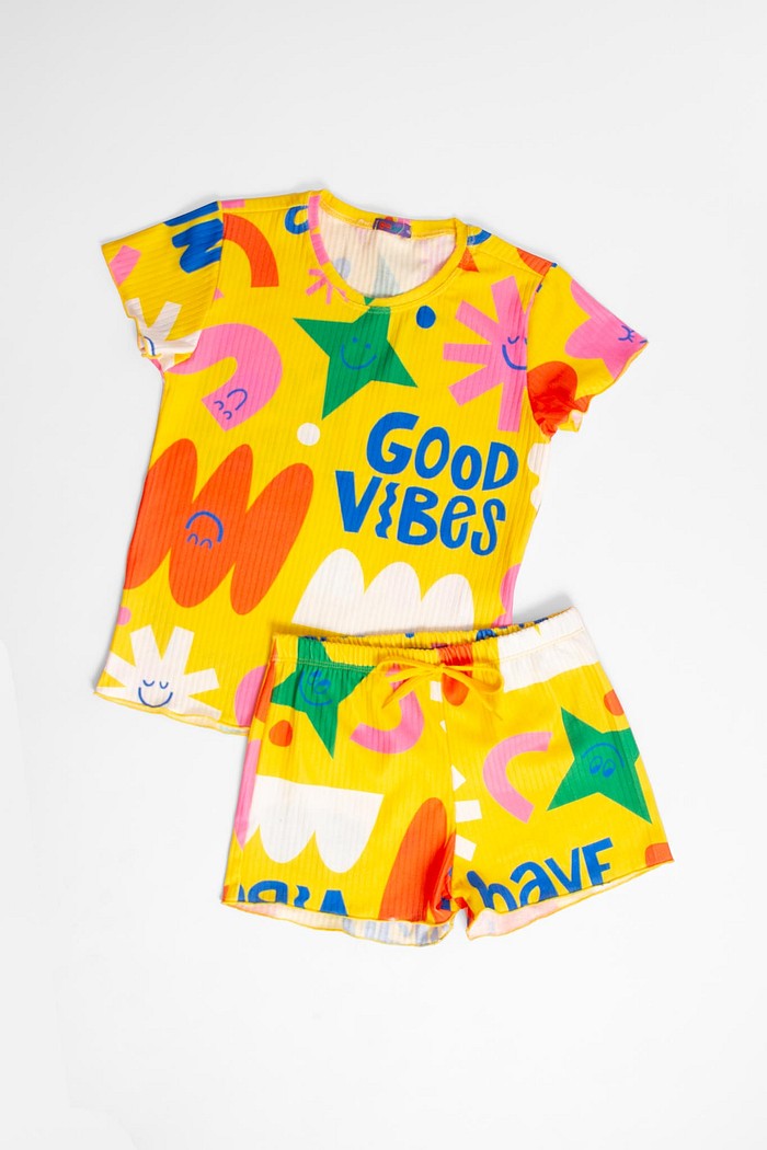 CONJUNTO MENINA BLUSA E SHORTS GOOD VIBES