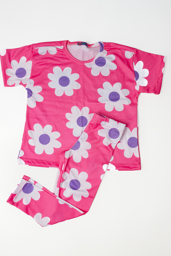 CONJUNTO MENINA CAMISETA E LEGGING FLORES