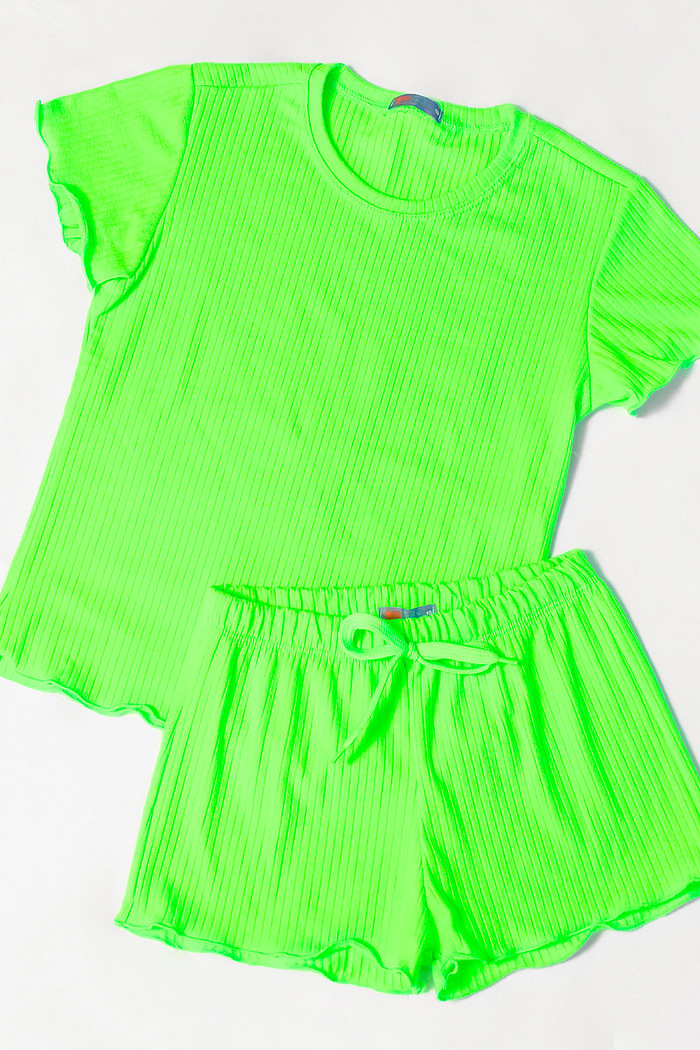 CONJUNTO MENINA BLUSA E SHORTS VERDE NEON