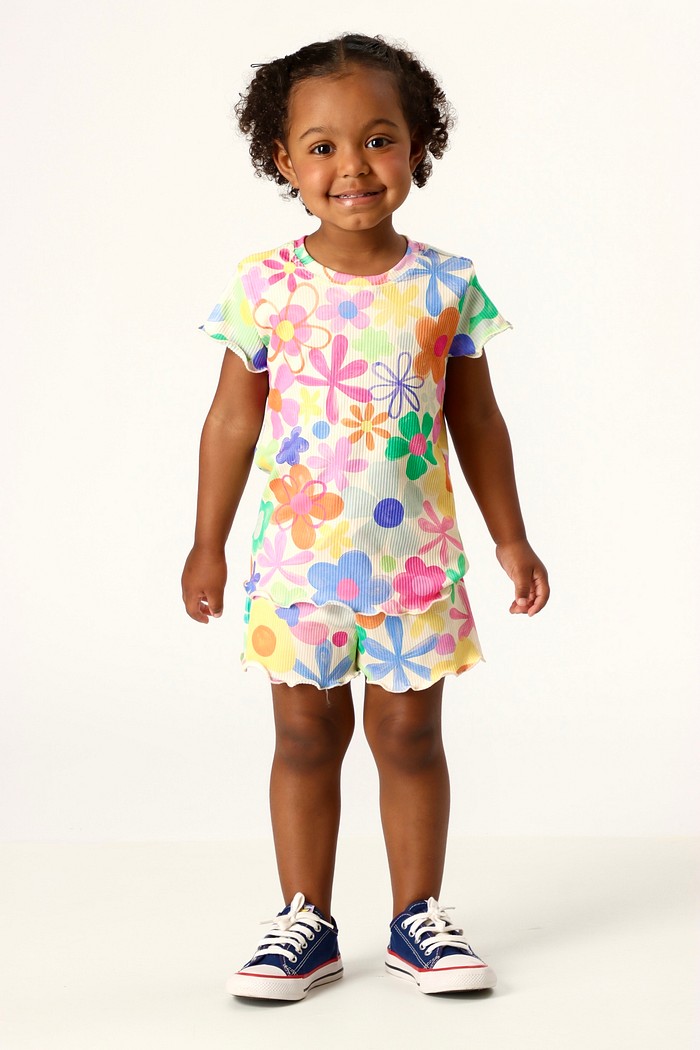 CONJUNTO MENINA BLUSA E SHORTS FLOR E COR