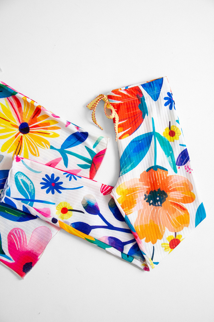 CONJUNTO MENINA BLUSA E CALÇA PRIMAVERA