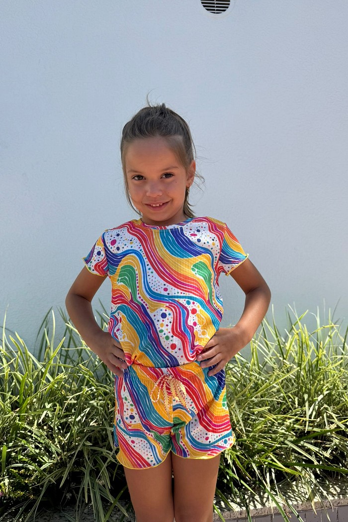 CONJUNTO MENINA BLUSA E SHORTS CARNAVAL