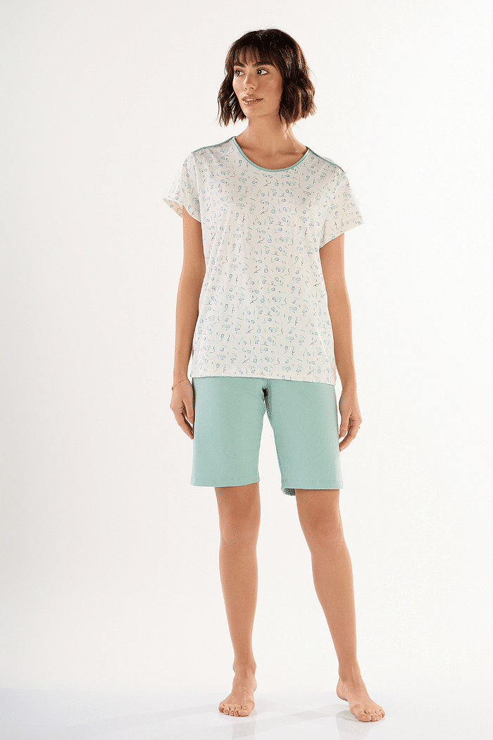 PIJAMA FEMININO MEIA MANGA EM MALHA ROTATIVA COM BERMUDA EM MEIA MALHA