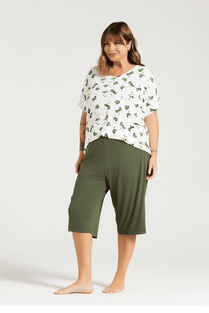 PIJAMA MEIA MANGA EM VISCOLYCRA ROTATIVA COM CAPRI EM VISCOLYCRA FEMININO 