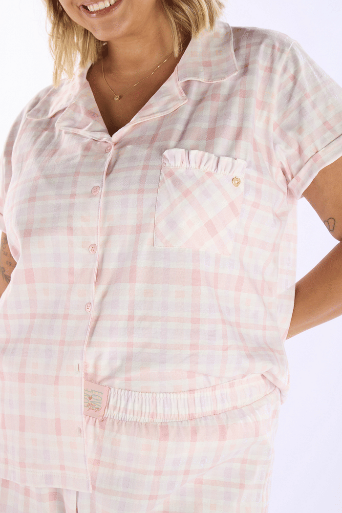 PIJAMA MEIA MANGA ABERTURA FRONTAL COM SHORTS EM MALHA ROTATIVA FEMININO 