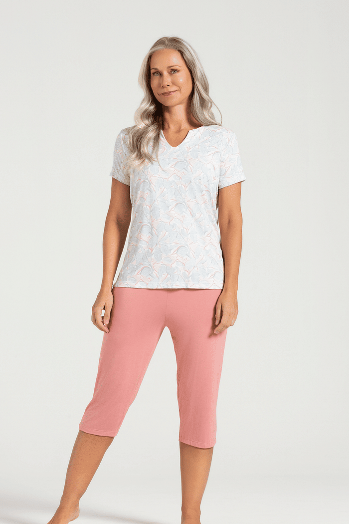 PIJAMA MEIA MANGA EM VISCOLYCRA ROTATIVA COM CAPRI EM VISCOLYCRA FEMININO 