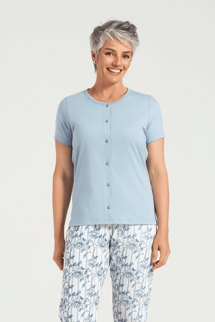 PIJAMA MEIA MANGA ABERTURA FRONTAL EM MEIA MALHA COM CAPRI EM MALHA ROTATIVA FEMININO 