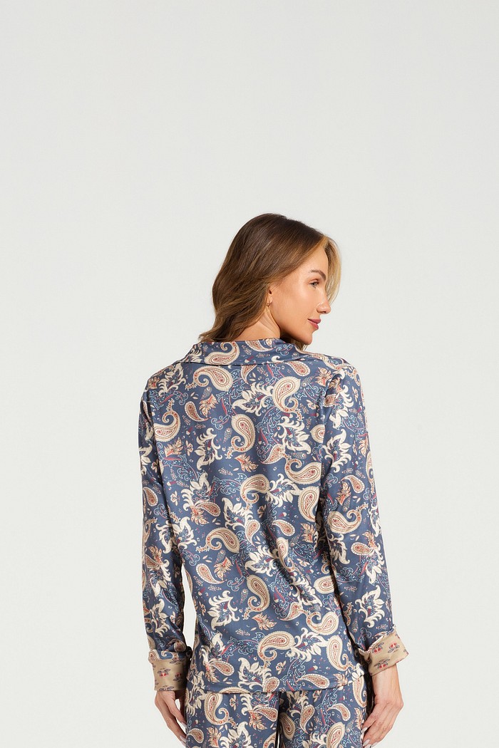 BLUSA MANGA LONGA ABERTURA FRONTAL EM MALHA SOFT TOUCH