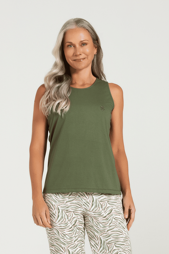 PIJAMA REGATA EM MEIA MALHA COM BERMUDA EM MALHA ROTATIVA FEMININO 