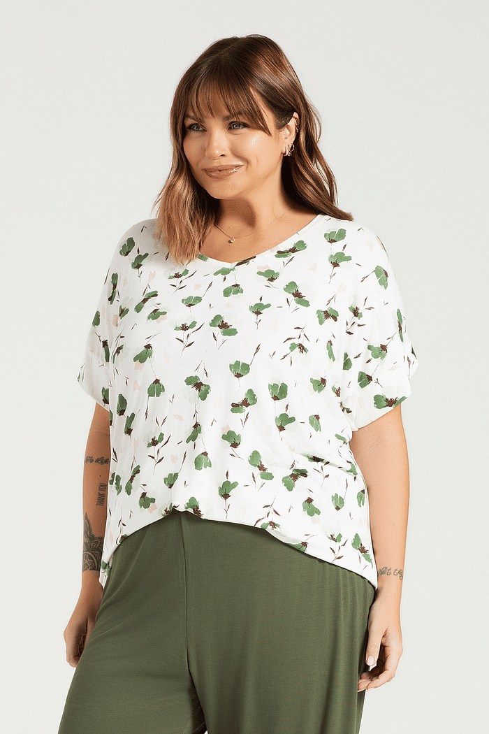 PIJAMA MEIA MANGA COM CAPRI EM VISCOLYCRA PLUS SIZE FEMININO