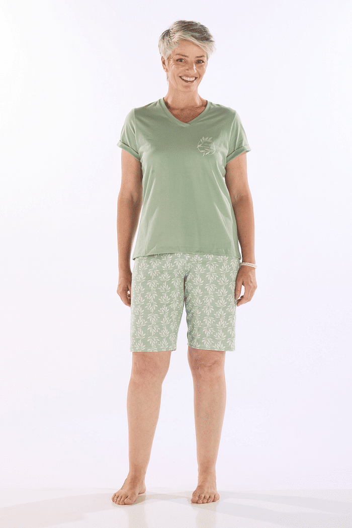 PIJAMA MEIA MANGA EM MEIA MALHA COM BERMUDA EM MALHA ROTATIVA FEMININO
