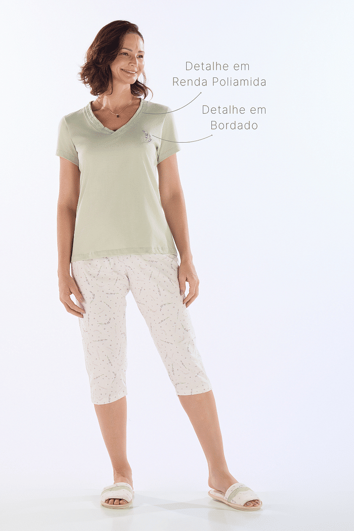 PIJAMA MEIA MANGA EM MEIA MALHA COM CAPRI EM MALHA ROTATIVA FEMININO