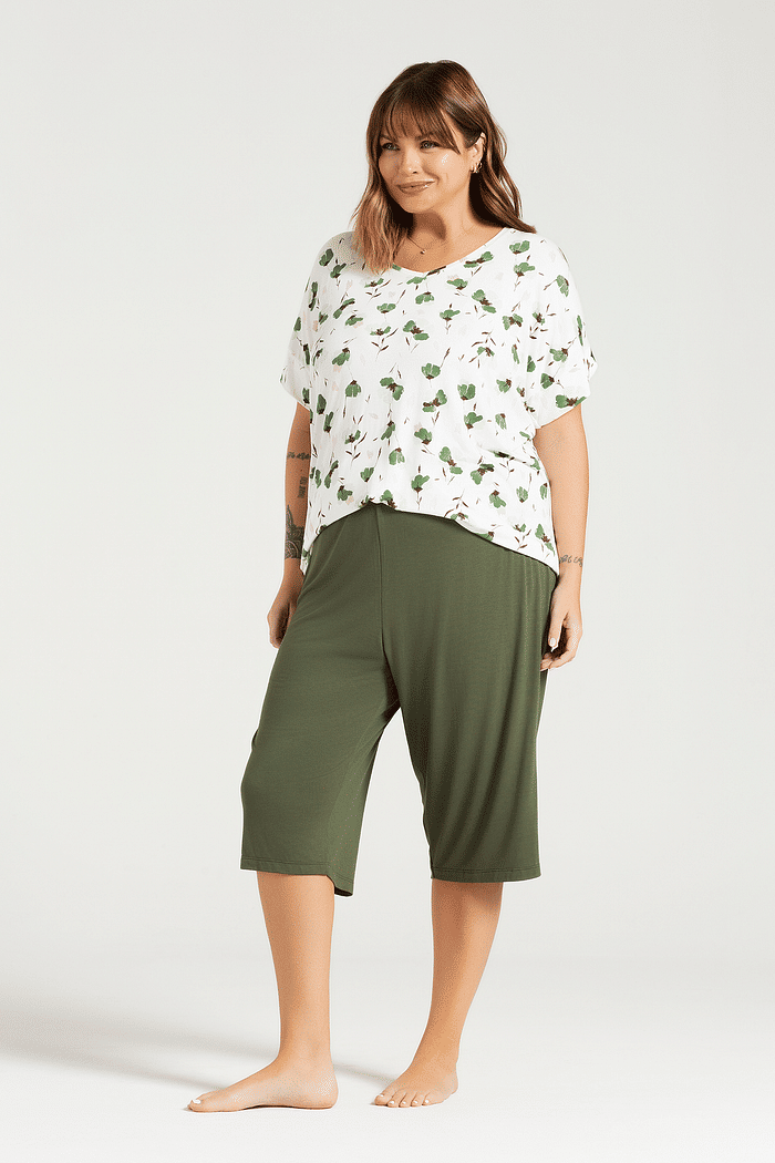 PIJAMA MEIA MANGA COM CAPRI EM VISCOLYCRA PLUS SIZE FEMININO