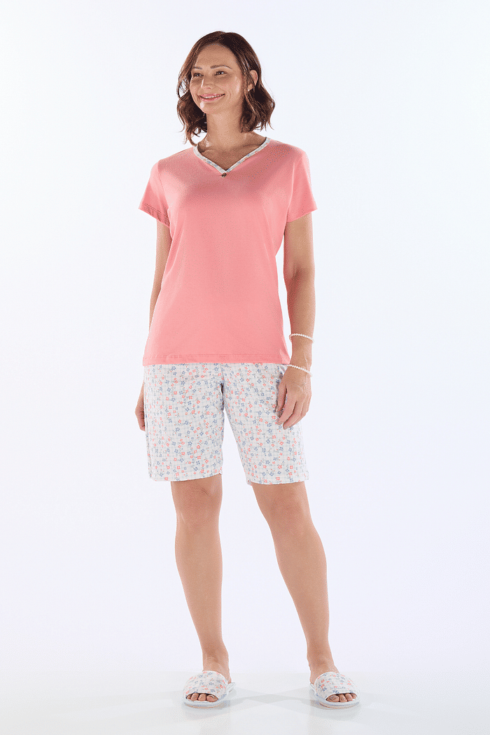 PIJAMA MEIA MANGA EM MEIA MALHA COM BERMUDA EM MALHA ROTATIVA FEMININO