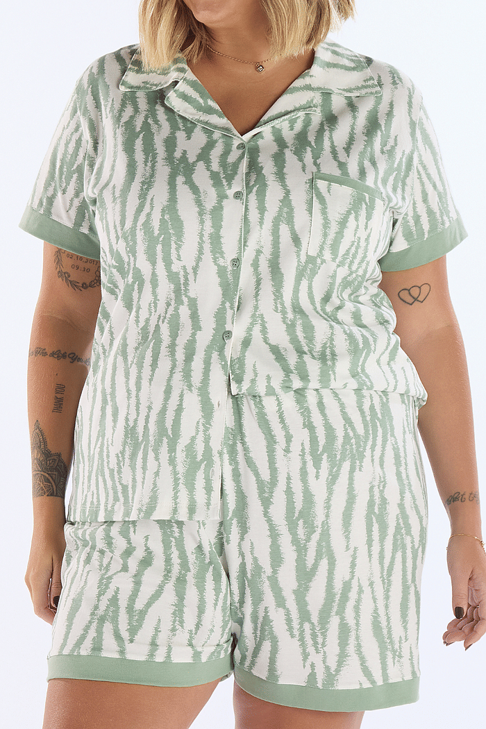 PIJAMA MEIA MANGA ABERTURA FRONTAL COM SHORTS EM MALHA ROTATIVA FEMININO 