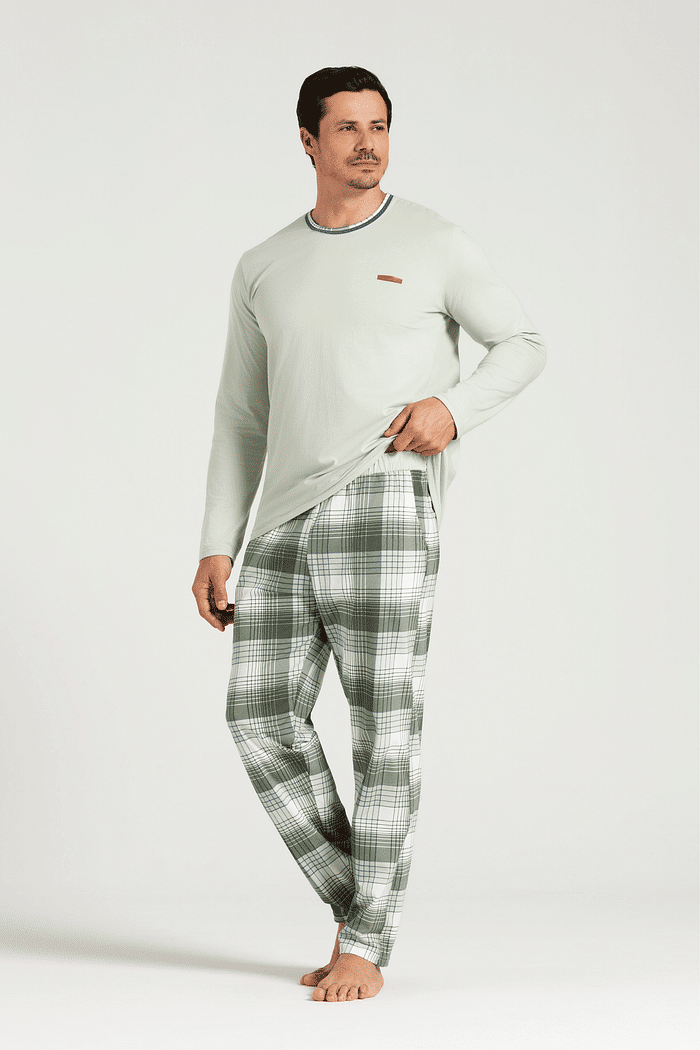 PIJAMA MANGA LONGA EM MEIA MALHA COM CALCA EM MALHA ROTATIVA MASCULINO 