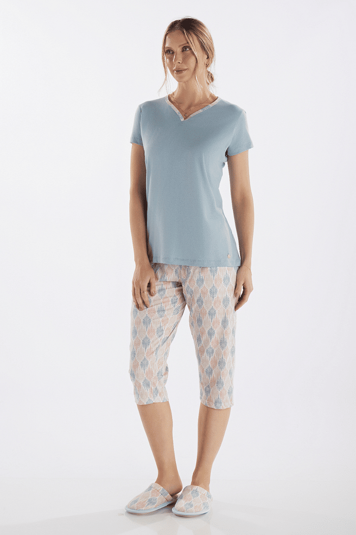 PIJAMA MEIA MANGA EM MEIA MALHA COM CAPRI EM MALHA ROTATIVA FEMININO 