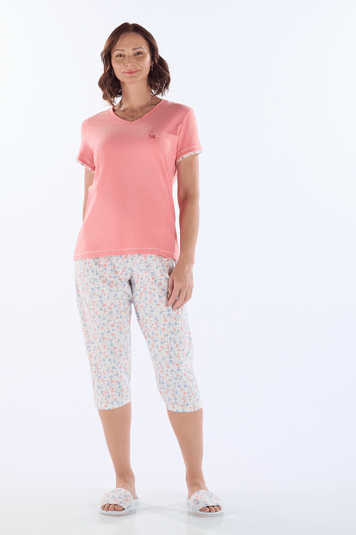 PIJAMA MEIA MANGA EM MEIA MALHA COM CAPRI EM MALHA ROTATIVA FEMININO