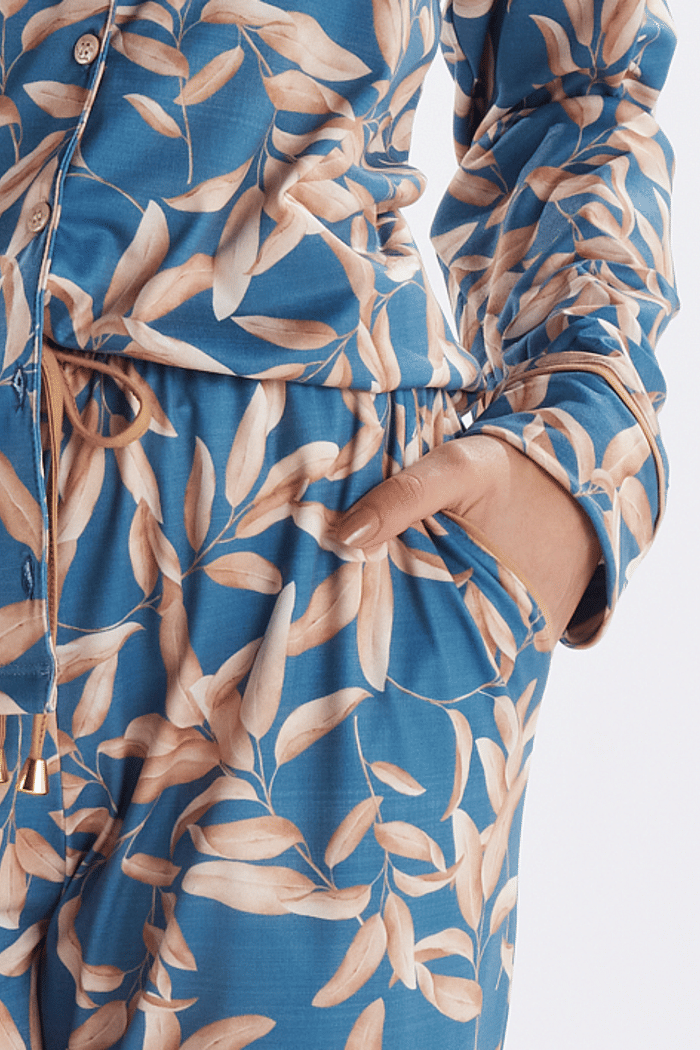 PIJAMA MANGA LONGA ABERTURA FRONTAL COM CALCA EM MALHA SUBLIMADA FEMININO 