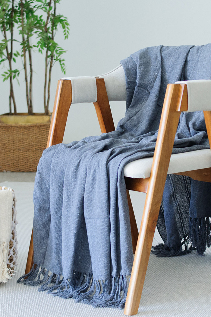 Manta De Sofá Artesanal Adele 150x200 Cinza Lunar