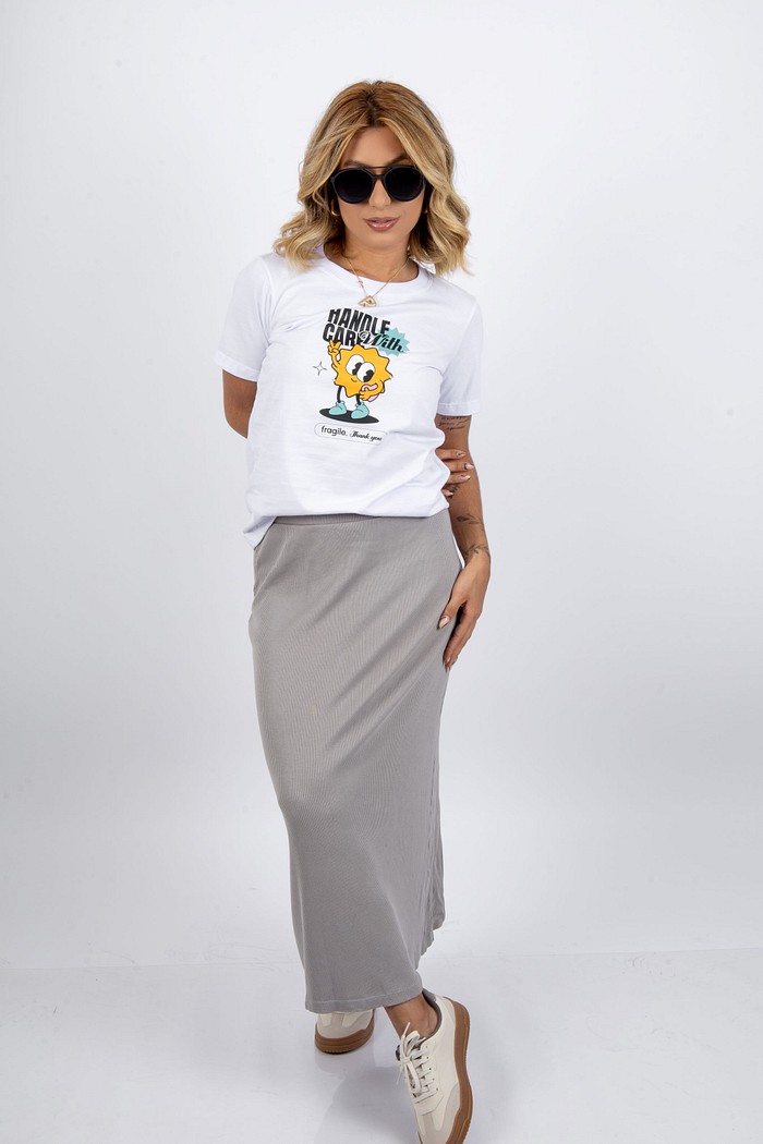 T-shirt Handle care with