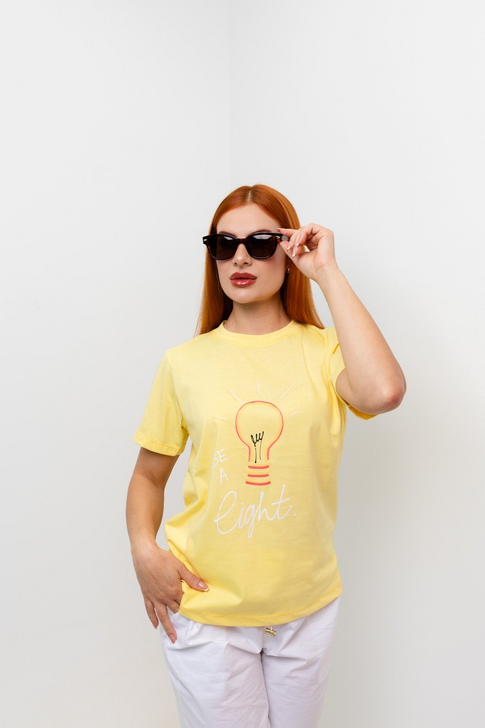 T-shirt Be a light