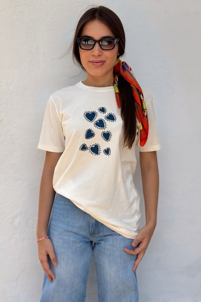 T-shirt corações azul