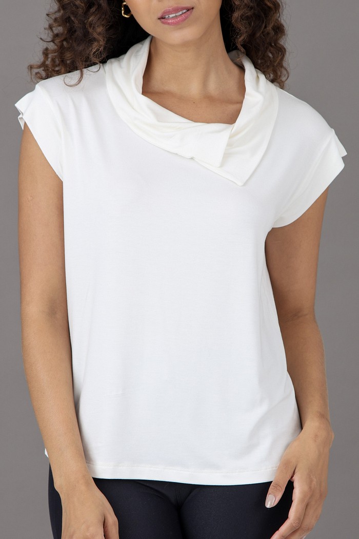 Blusa Feminina Gola Caída Branca