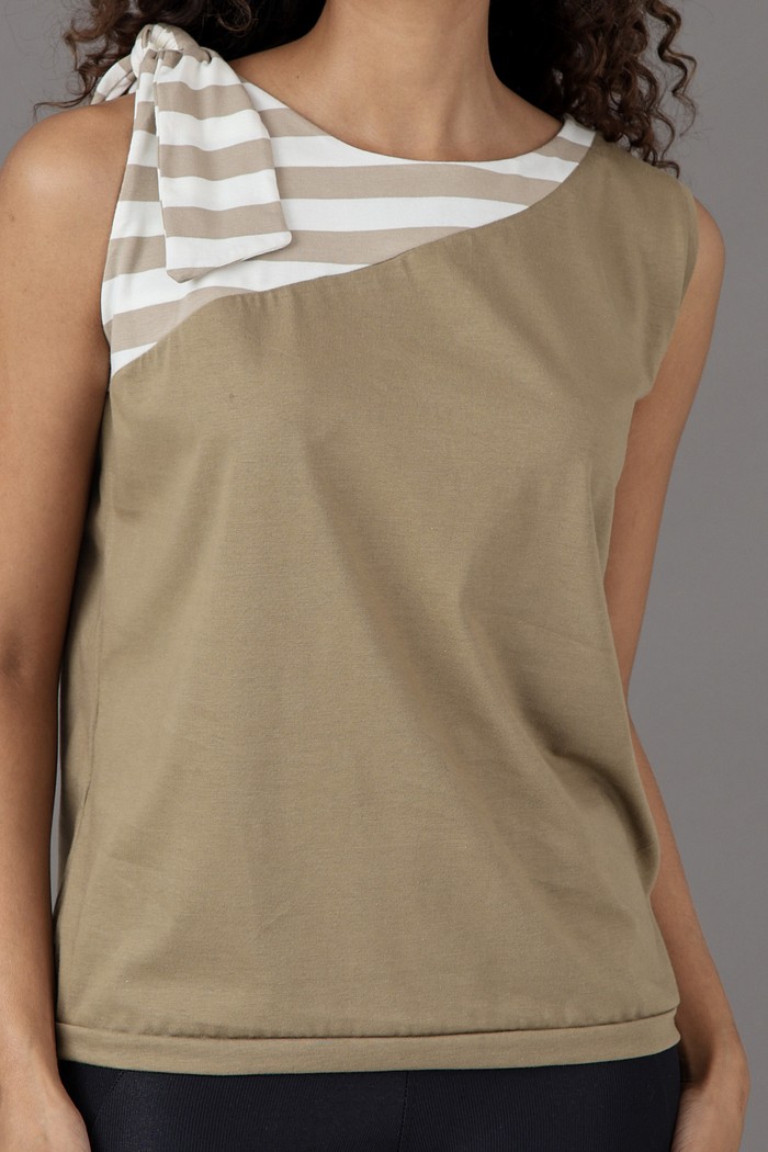 Blusa Feminina Detalhe No Ombro Caqui Listrada