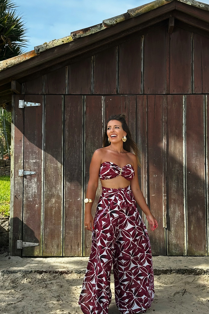 Conjunto calça macacão  floral bordô