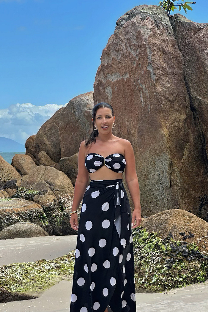 conjunto saída 1001 formas longa poá P&B