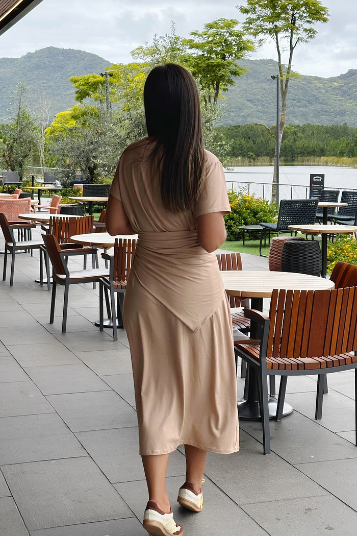 Vestido Basiquinho nude