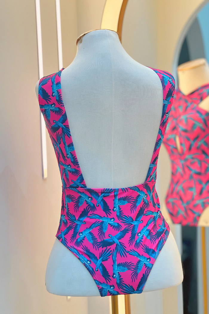 Maiô cruzado ararás