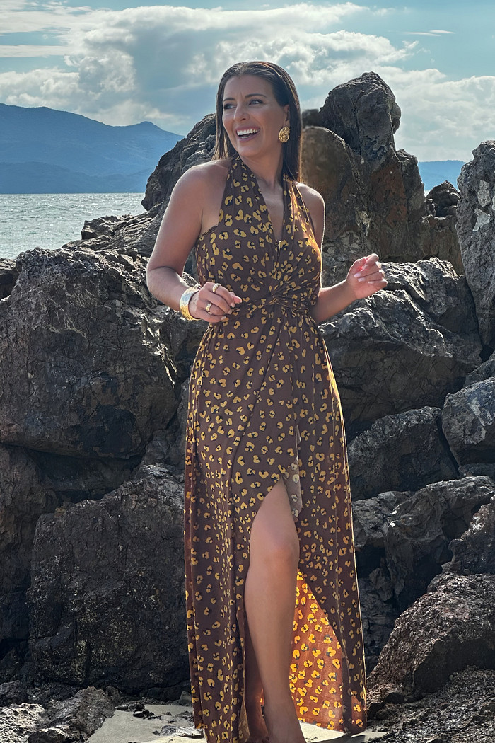 Saída 1001 formas longa onça marrom