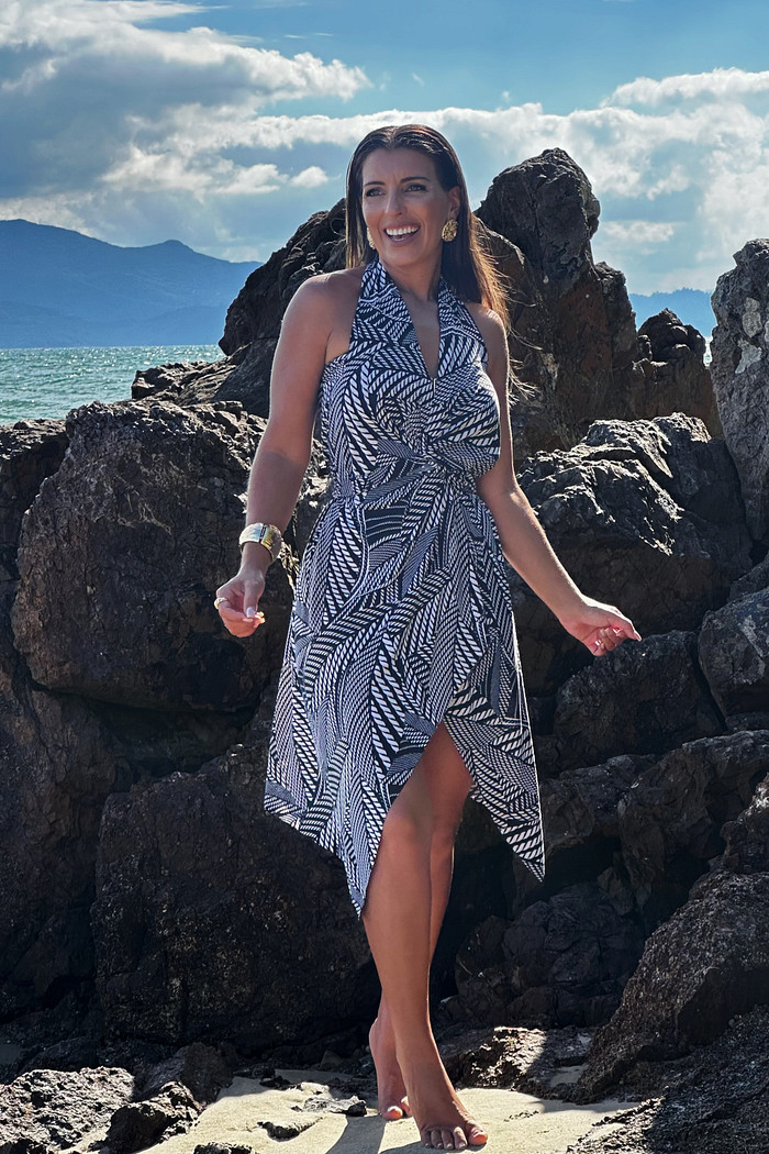 Saída 1001 formas curta cordas preta