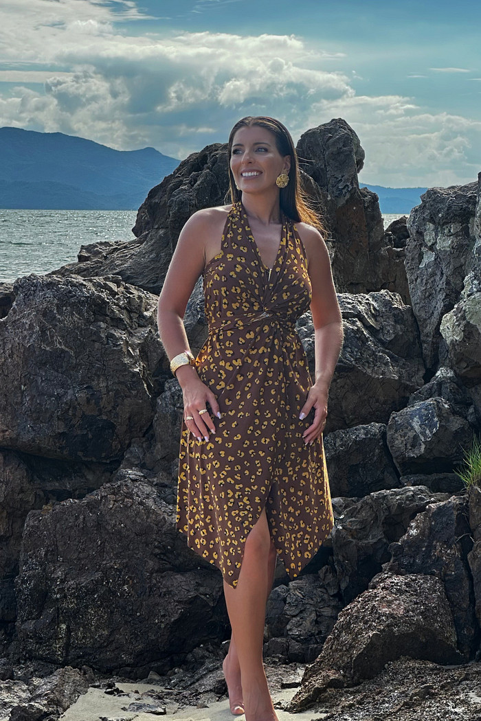 conjunto saída 1001 formas curta onça marrom