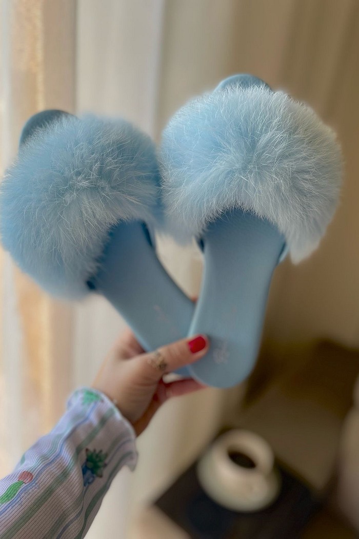 CHINELO DE QUARTO COM PELOS
