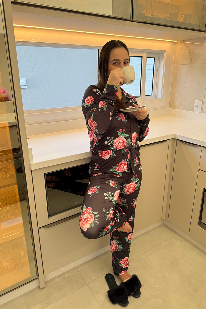 PIJAMA BRUNA LONGO BOTAO ESTAMPADO