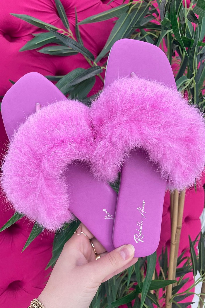 CHINELO DE QUARTO DEDOS COM PELOS