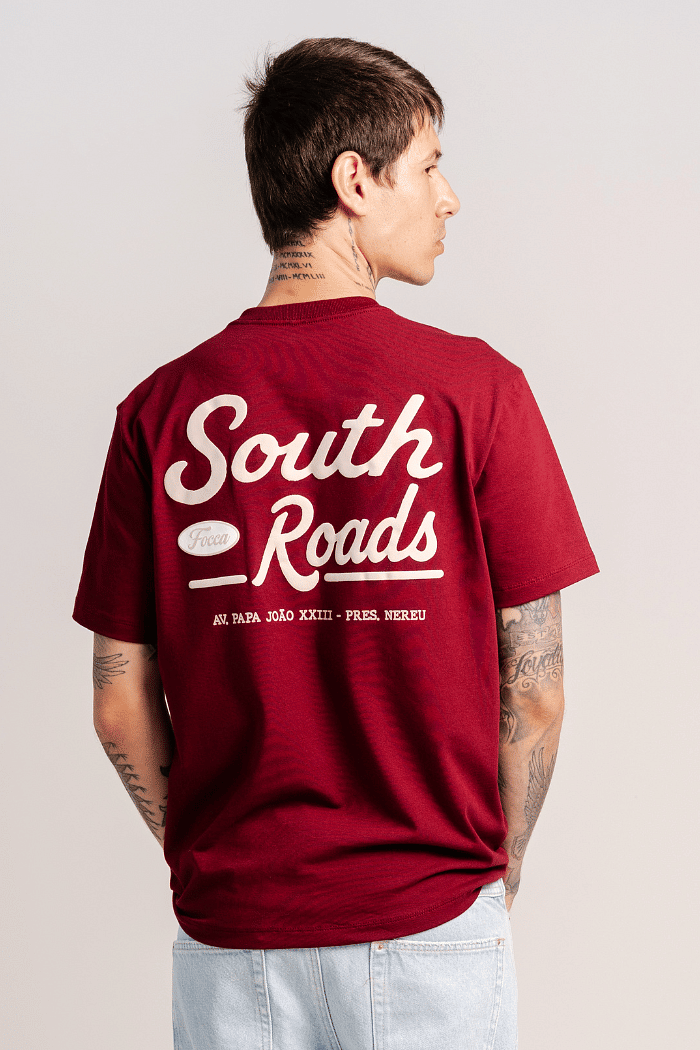 CAMISETA REGULAR SOUTH ROADS BORDÔ